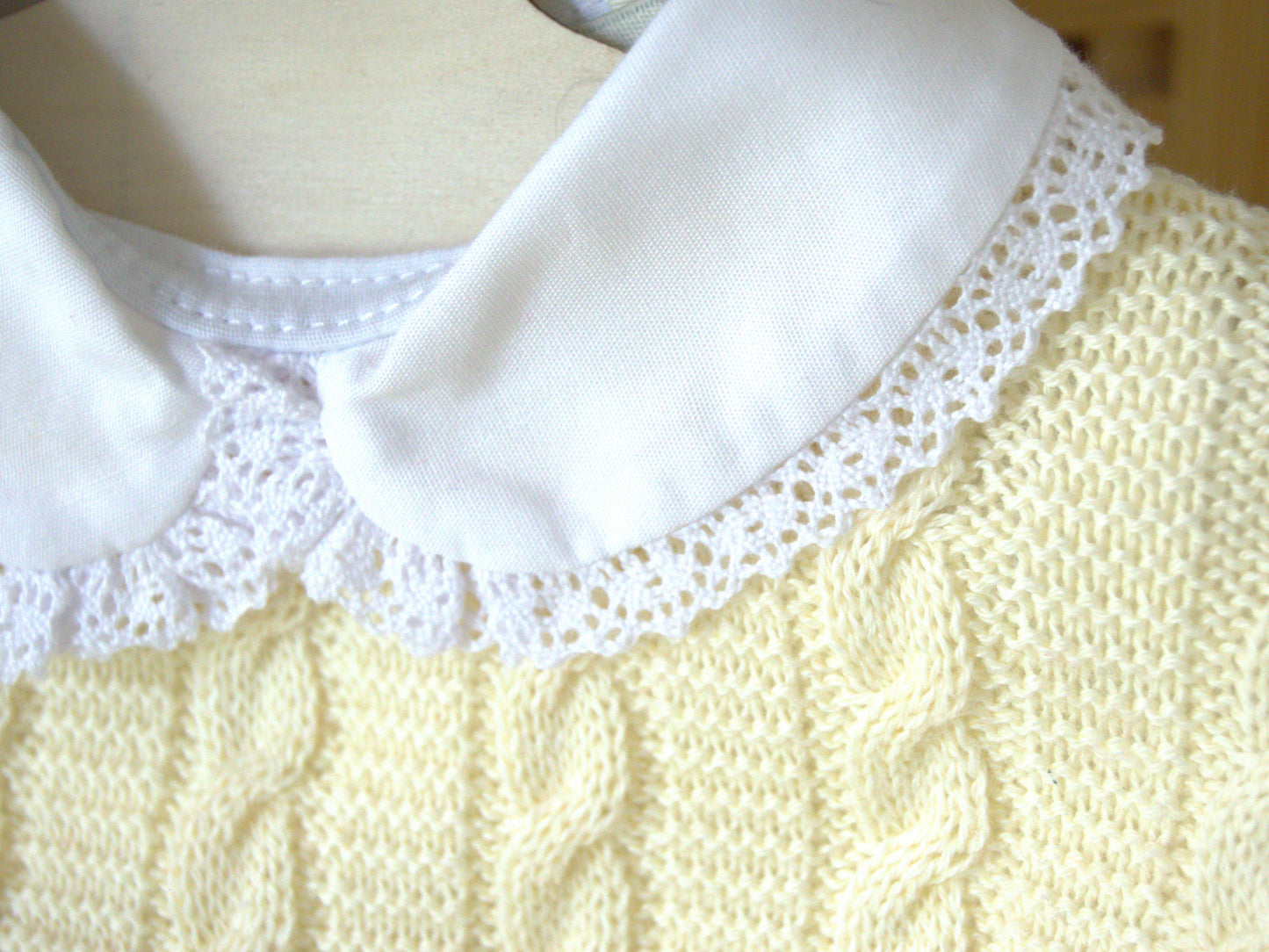 Saddle Maternity Kit with Lace Collar