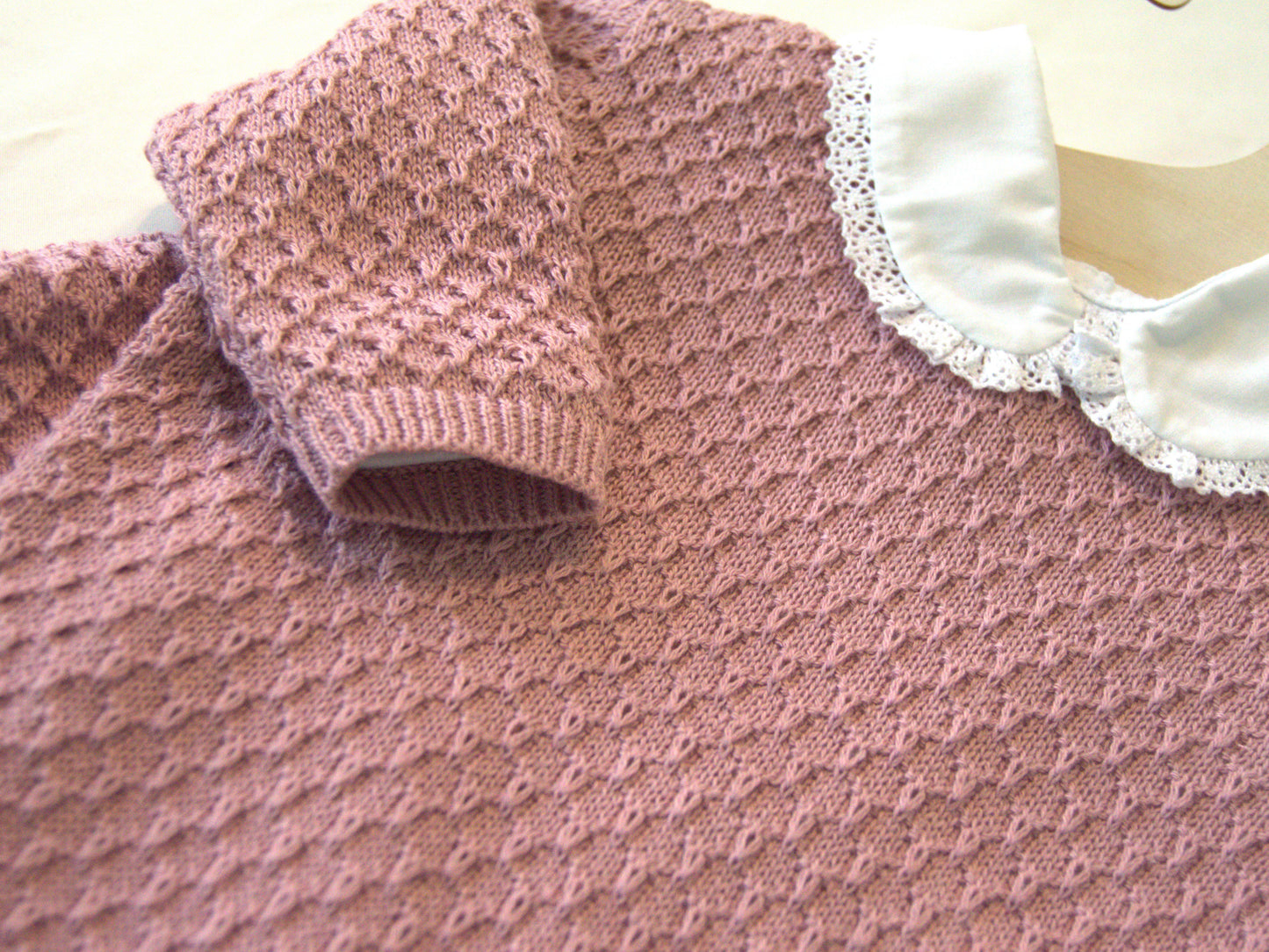 Gallop Maternity Kit with Lace Collar