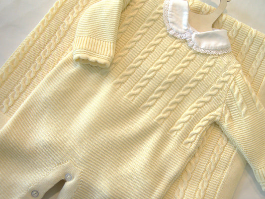 Saddle Maternity Kit with Lace Collar